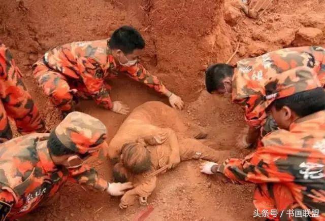 һ����Ƭ ʮ��ǰ�Ļ��� 5.12-24.jpg