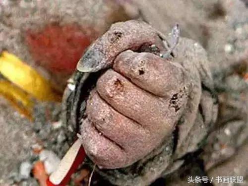 һ����Ƭ ʮ��ǰ�Ļ��� 5.12-27.jpg