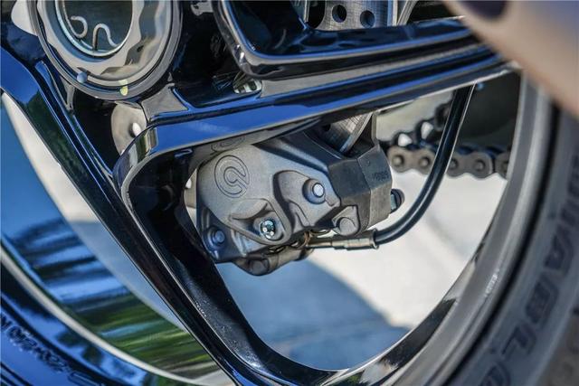 ���ߵ�����Ʒ MV�¹�˹��Brutale 800������-14.jpg