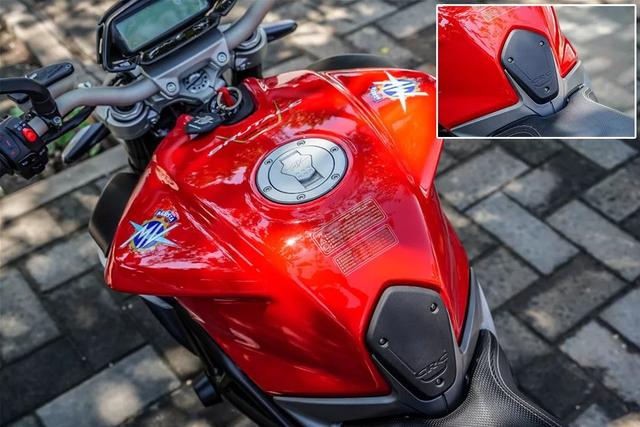 ���ߵ�����Ʒ MV�¹�˹��Brutale 800������-10.jpg