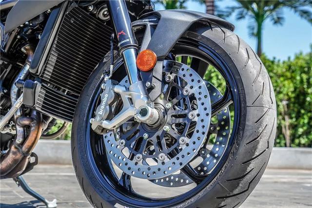 ���ߵ�����Ʒ MV�¹�˹��Brutale 800������-13.jpg