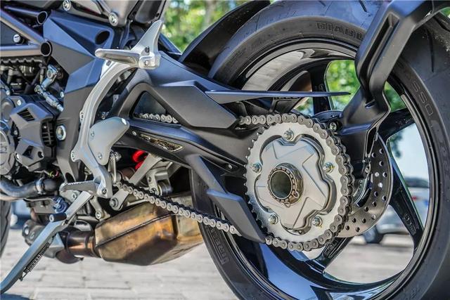 ���ߵ�����Ʒ MV�¹�˹��Brutale 800������-24.jpg