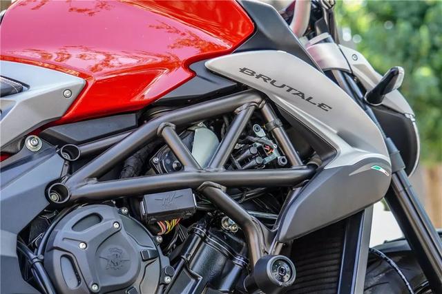 ���ߵ�����Ʒ MV�¹�˹��Brutale 800������-19.jpg