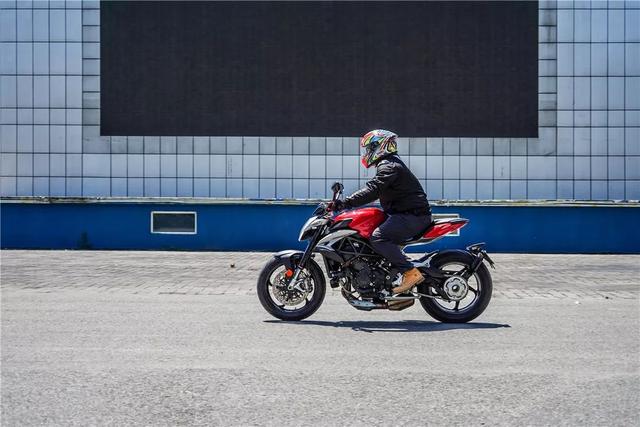 ���ߵ�����Ʒ MV�¹�˹��Brutale 800������-29.jpg