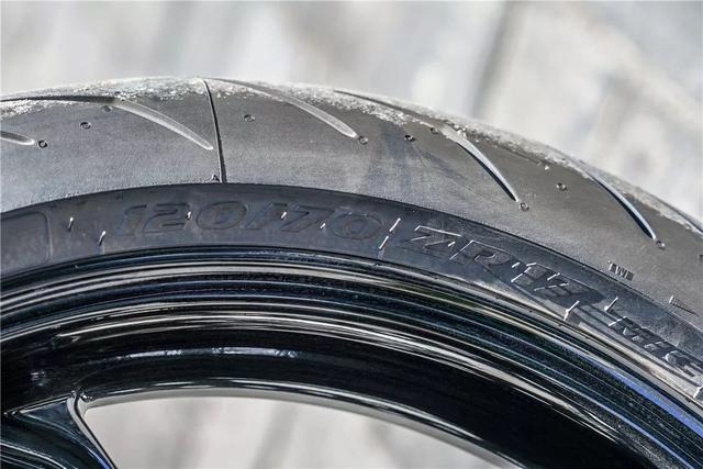 ���ߵ�����Ʒ MV�¹�˹��Brutale 800������-26.jpg