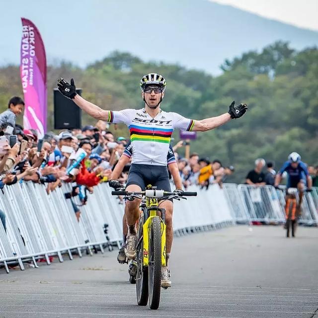 ��һ���ļ���حNINO SCHURTER���ձ�֮��-24.jpg