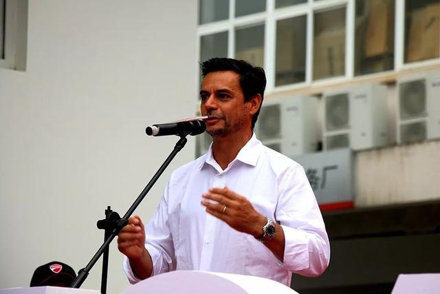 �����޾��������� �ſ���Hypermotard ����950��ʽ����-3.jpg