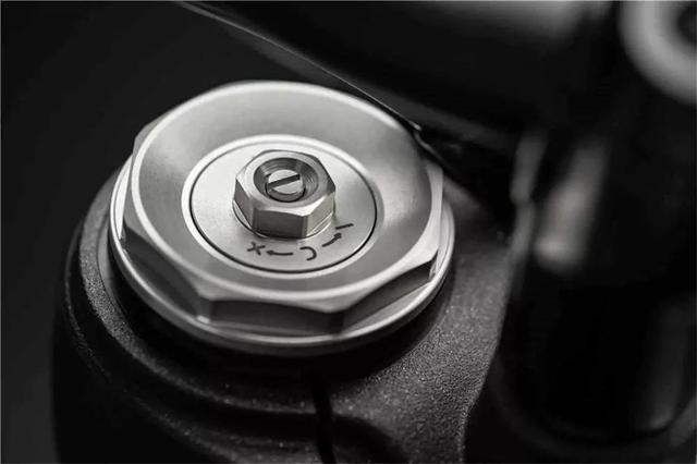 �����޾��������� �ſ���Hypermotard ����950��ʽ����-15.jpg