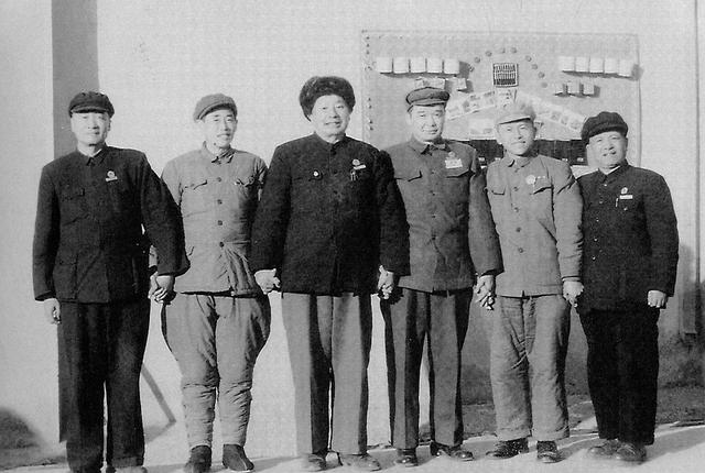 ����Ԯ�����û� ��Ů�����ս������һ�ž��������������ʷ��Ƭ-2.jpg