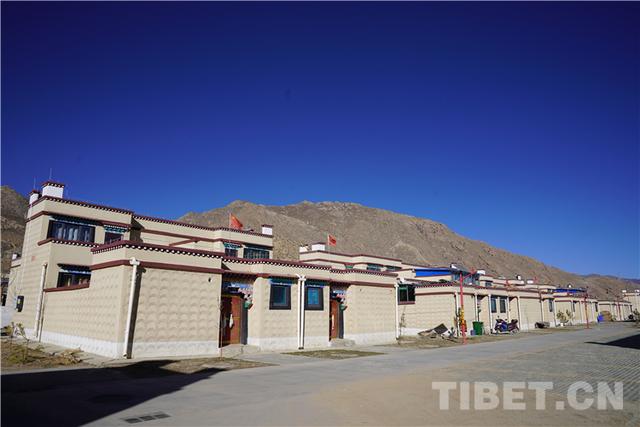 ��ͥԺ�� ������ ��ׯ��������ɭ���հ�Ǩ���õ�ġ�����������-2.jpg